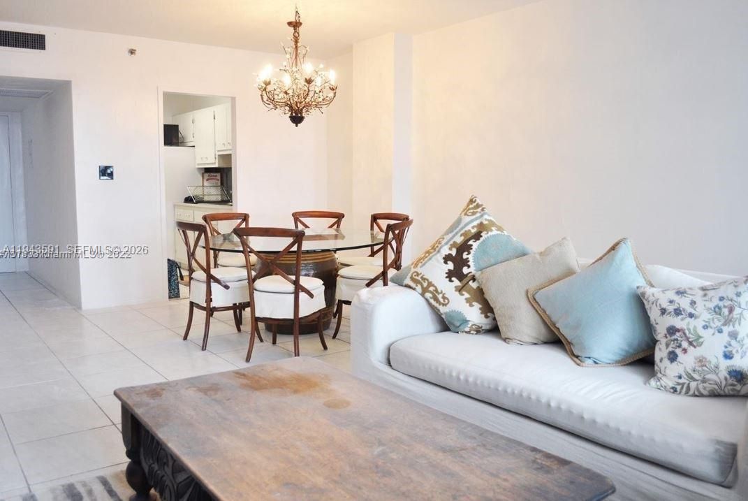 For Sale: $489,000 (1 beds, 1 baths, 850 Square Feet)
