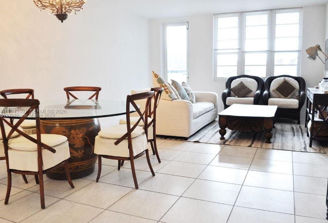 For Sale: $489,000 (1 beds, 1 baths, 850 Square Feet)