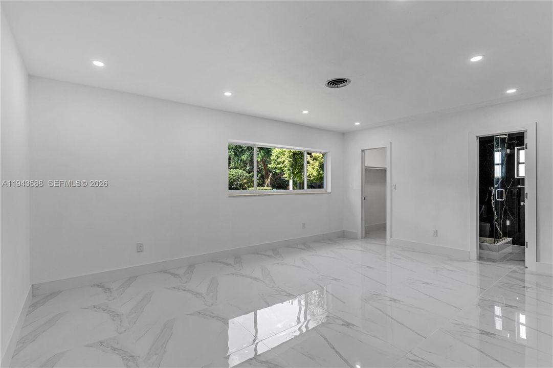 Active With Contract: $1,980,000 (5 beds, 4 baths, 3346 Square Feet)