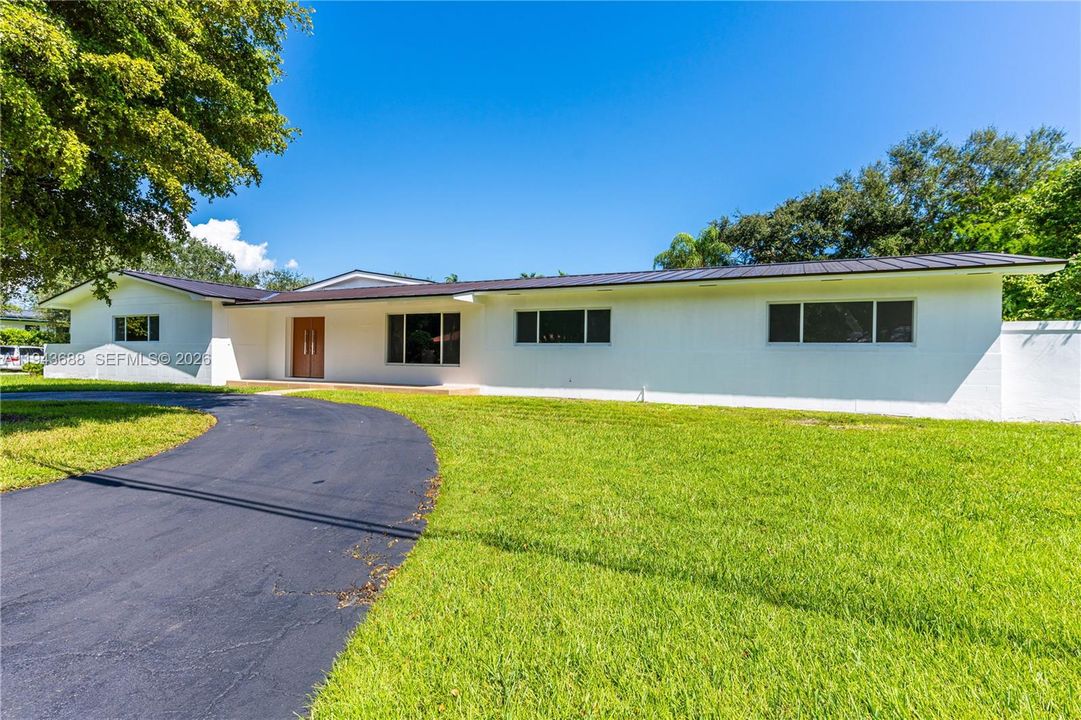 Active With Contract: $1,980,000 (5 beds, 4 baths, 3346 Square Feet)