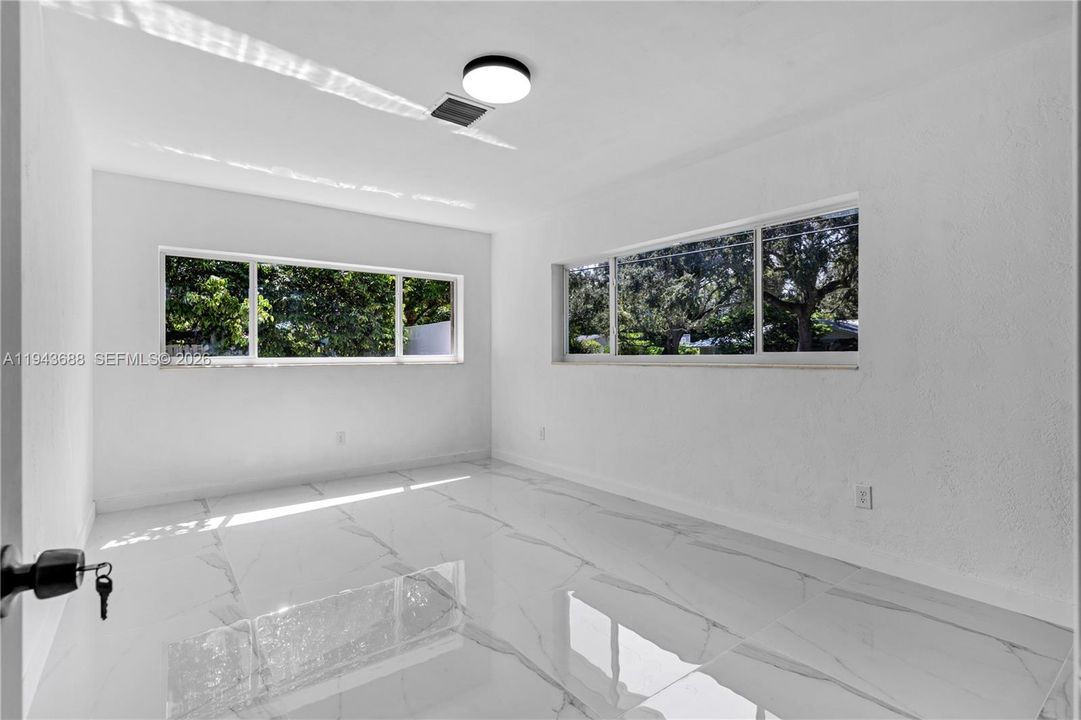 Active With Contract: $1,980,000 (5 beds, 4 baths, 3346 Square Feet)