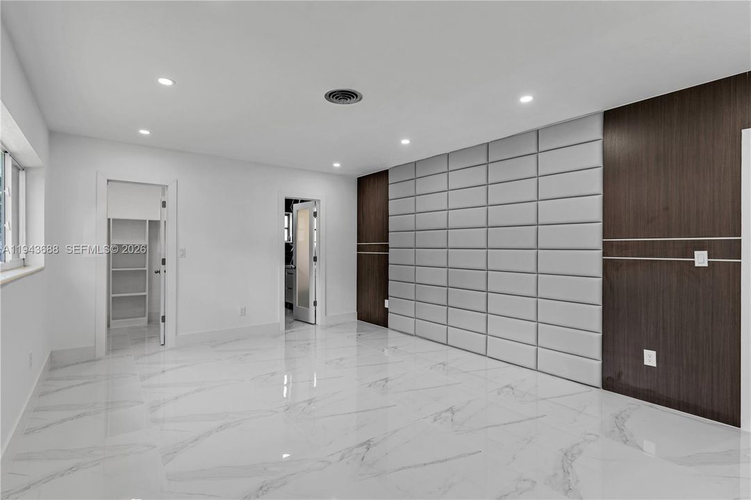 Active With Contract: $1,980,000 (5 beds, 4 baths, 3346 Square Feet)