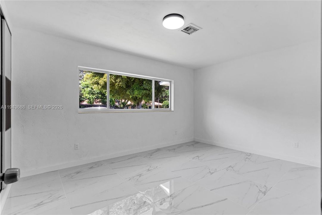 Active With Contract: $1,980,000 (5 beds, 4 baths, 3346 Square Feet)