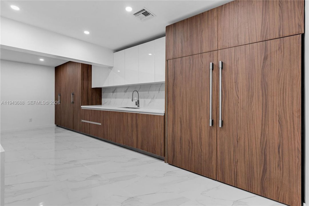 Active With Contract: $1,980,000 (5 beds, 4 baths, 3346 Square Feet)
