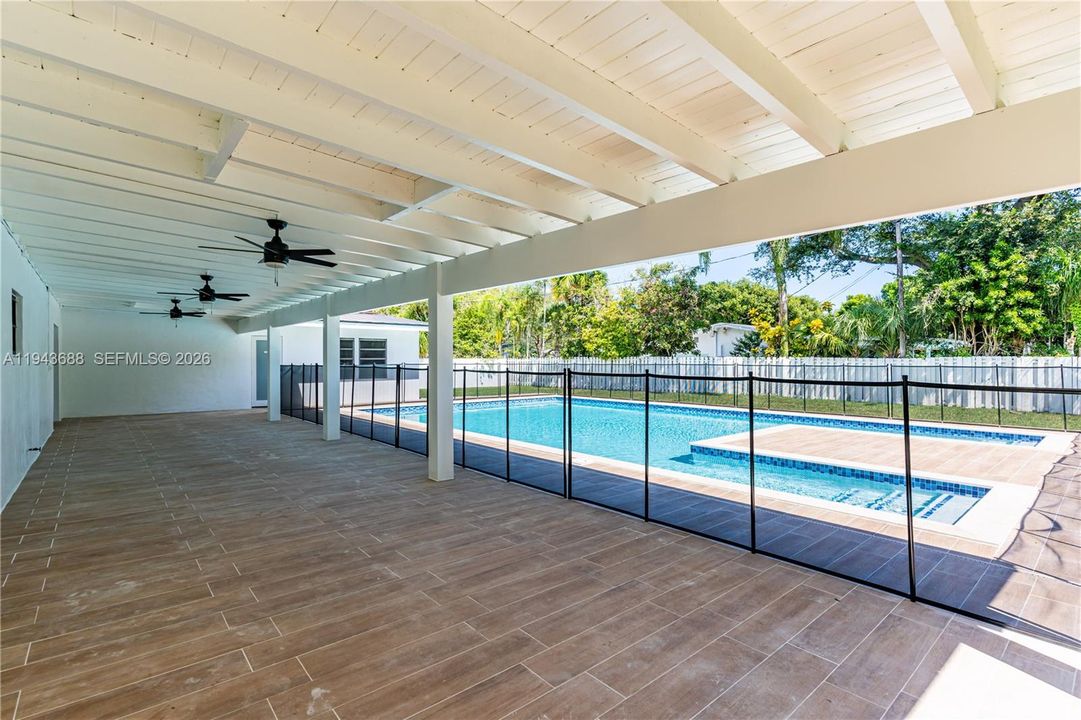 Active With Contract: $1,980,000 (5 beds, 4 baths, 3346 Square Feet)