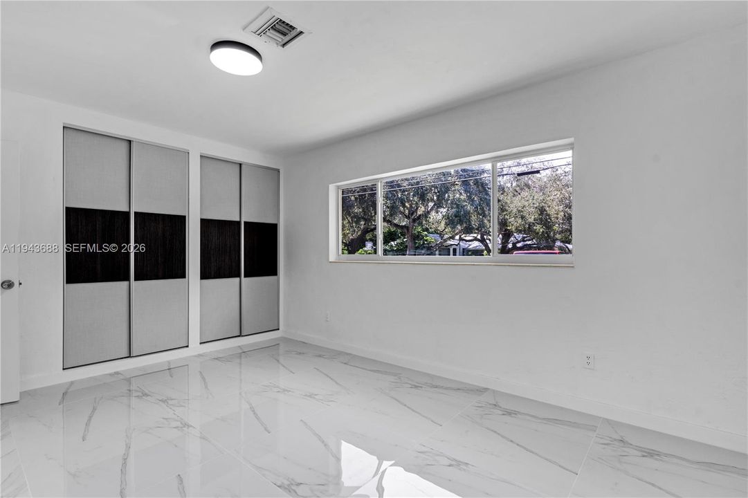 Active With Contract: $1,980,000 (5 beds, 4 baths, 3346 Square Feet)