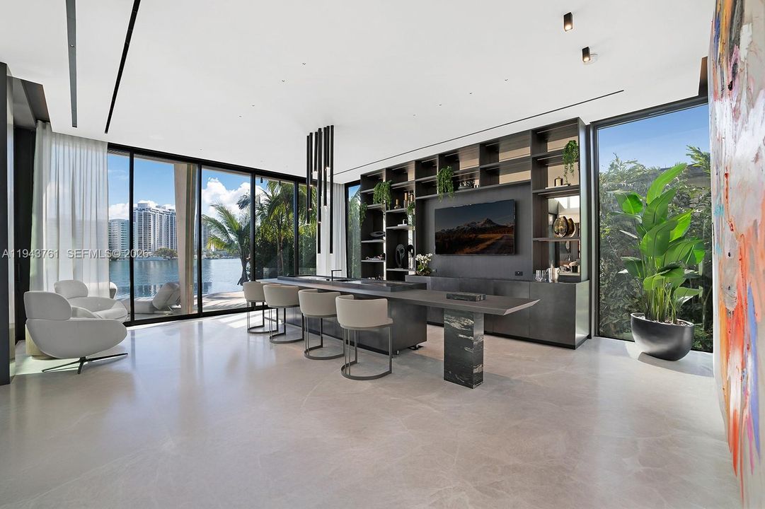 For Sale: $41,500,000 (6 beds, 6 baths, 8393 Square Feet)