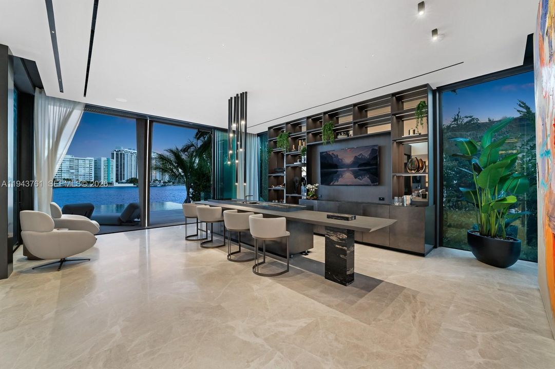 For Sale: $41,500,000 (6 beds, 6 baths, 8393 Square Feet)