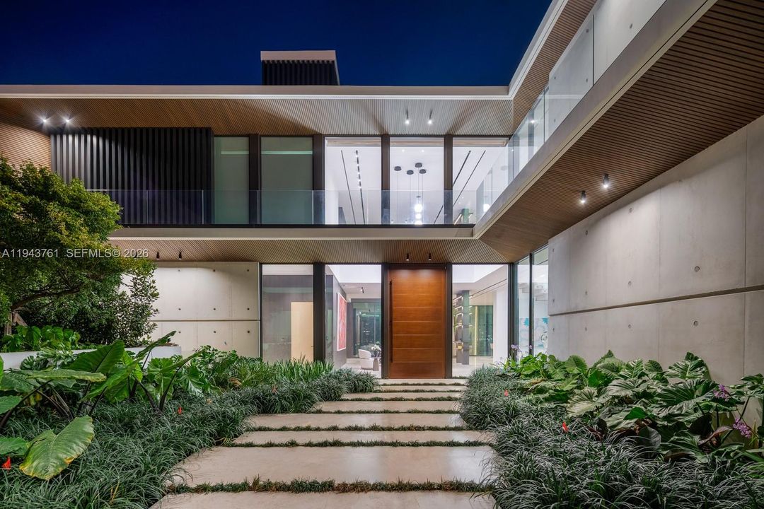 For Sale: $41,500,000 (6 beds, 6 baths, 8393 Square Feet)