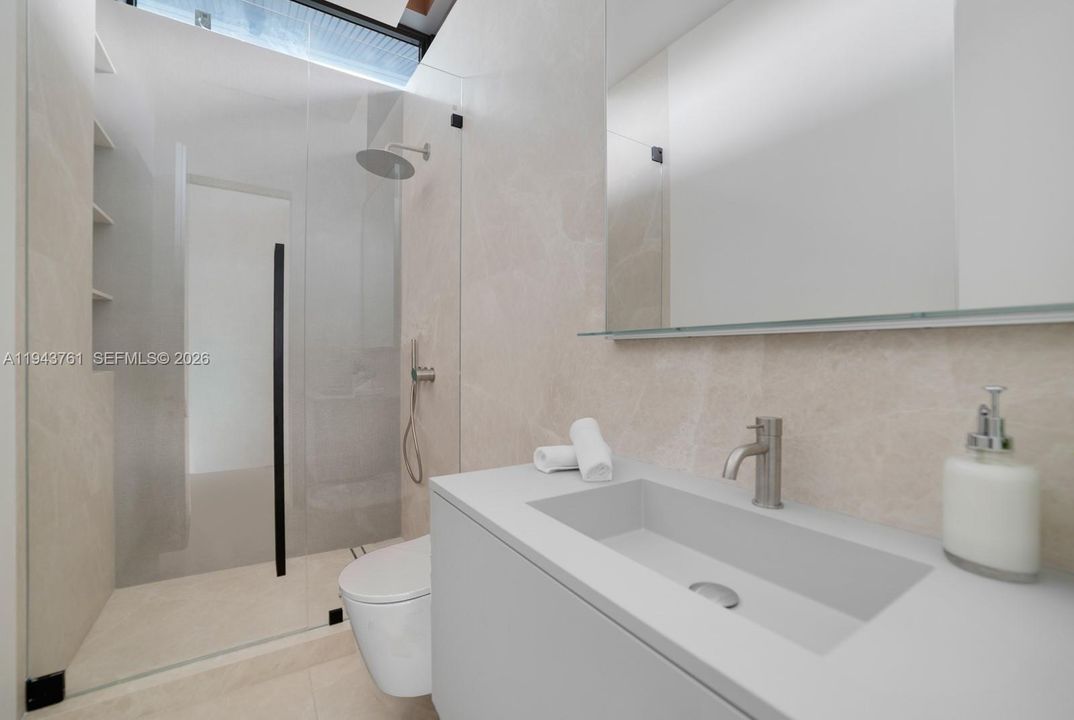 For Sale: $41,500,000 (6 beds, 6 baths, 8393 Square Feet)