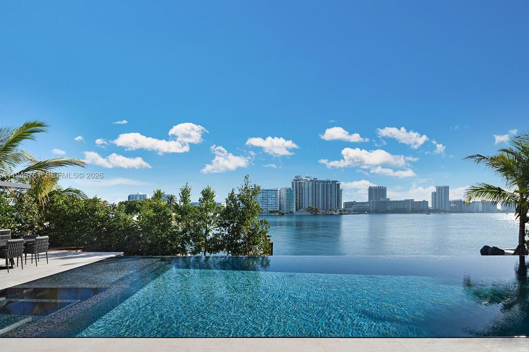 For Sale: $41,500,000 (6 beds, 6 baths, 8393 Square Feet)