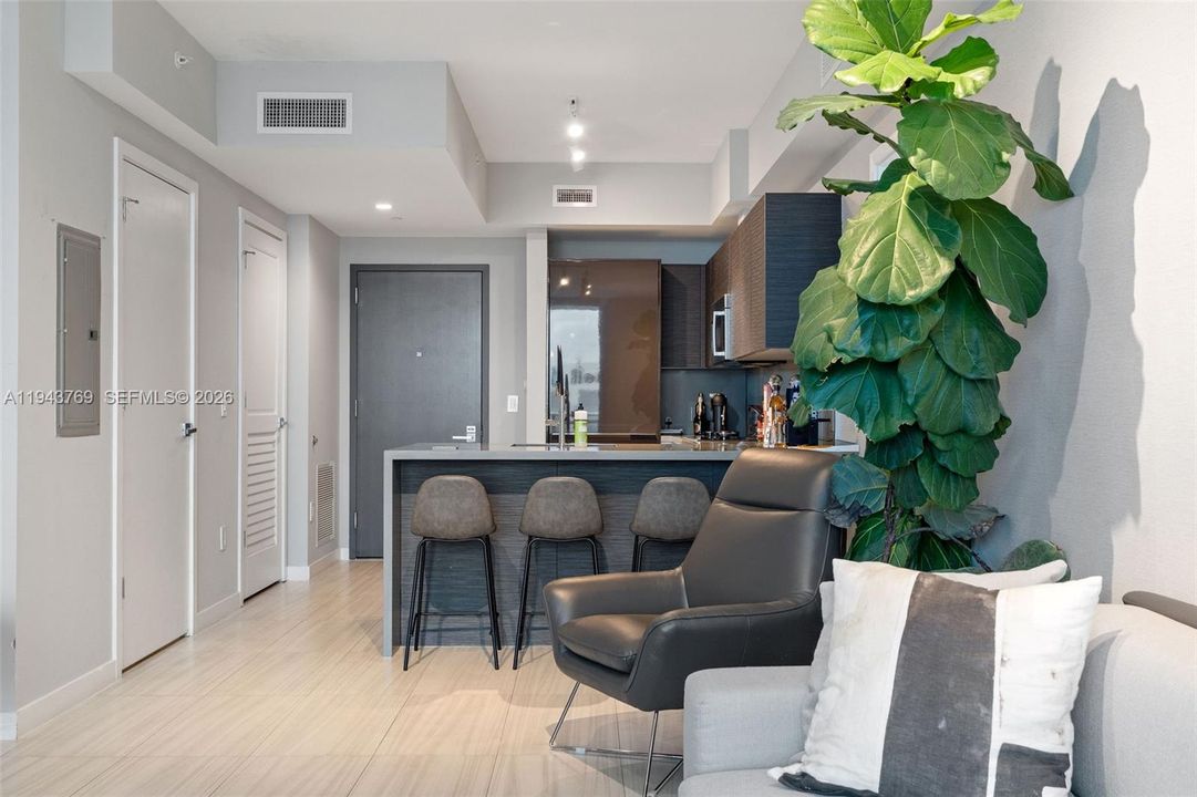 En Venta: $634,000 (1 camas, 1 baños, 830 Pies cuadrados)