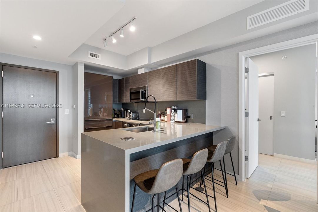 En Venta: $634,000 (1 camas, 1 baños, 830 Pies cuadrados)