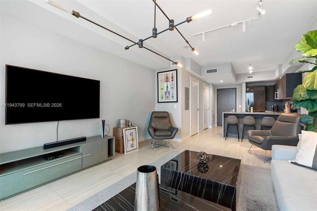 En Venta: $634,000 (1 camas, 1 baños, 830 Pies cuadrados)