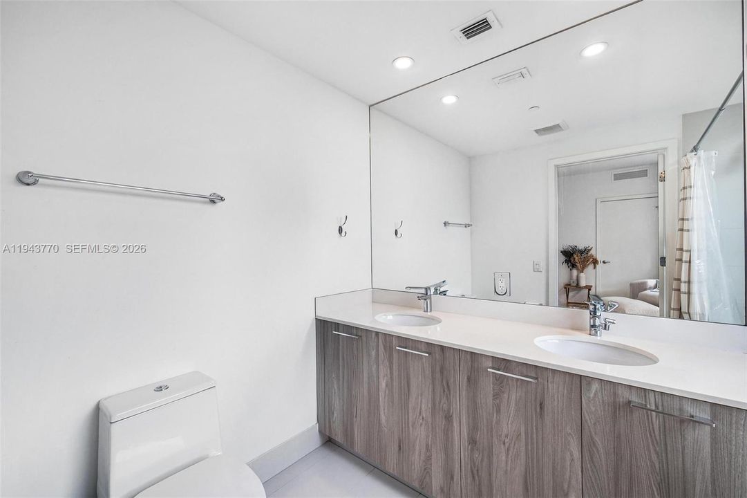 En Venta: $599,000 (2 camas, 2 baños, 944 Pies cuadrados)