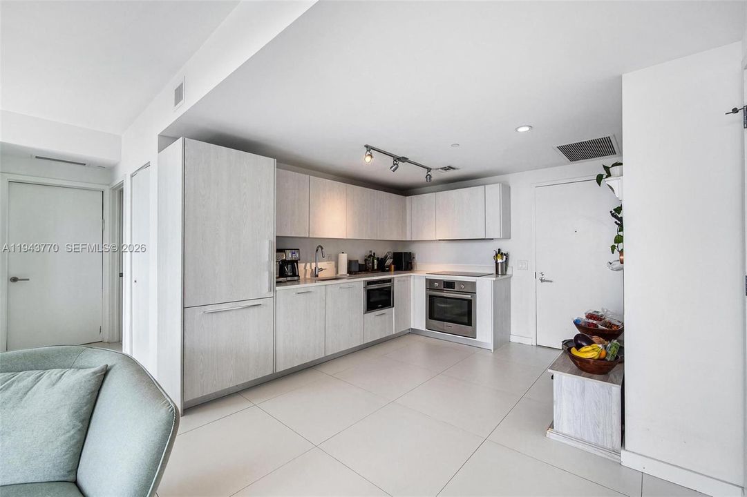 En Venta: $599,000 (2 camas, 2 baños, 944 Pies cuadrados)