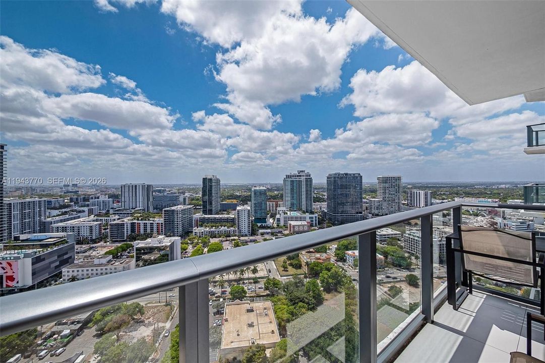 En Venta: $599,000 (2 camas, 2 baños, 944 Pies cuadrados)