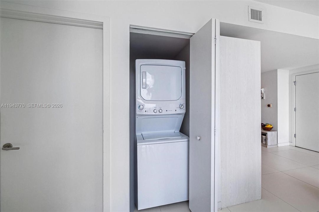En Venta: $599,000 (2 camas, 2 baños, 944 Pies cuadrados)