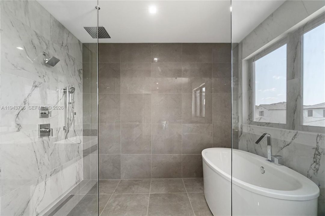 Vendido Recientemente: $2,380,000 (6 camas, 5 baños, 4863 Pies cuadrados)