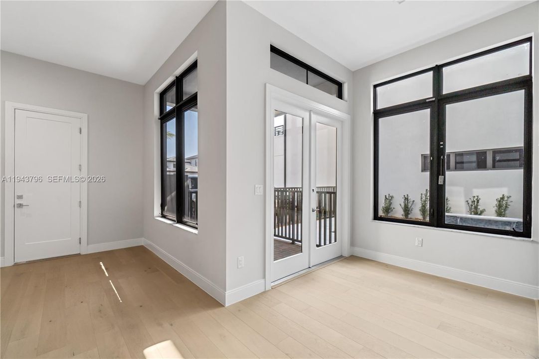 Vendido Recientemente: $2,380,000 (6 camas, 5 baños, 4863 Pies cuadrados)