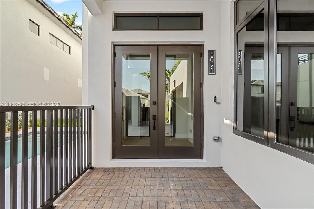 Vendido Recientemente: $2,380,000 (6 camas, 5 baños, 4863 Pies cuadrados)