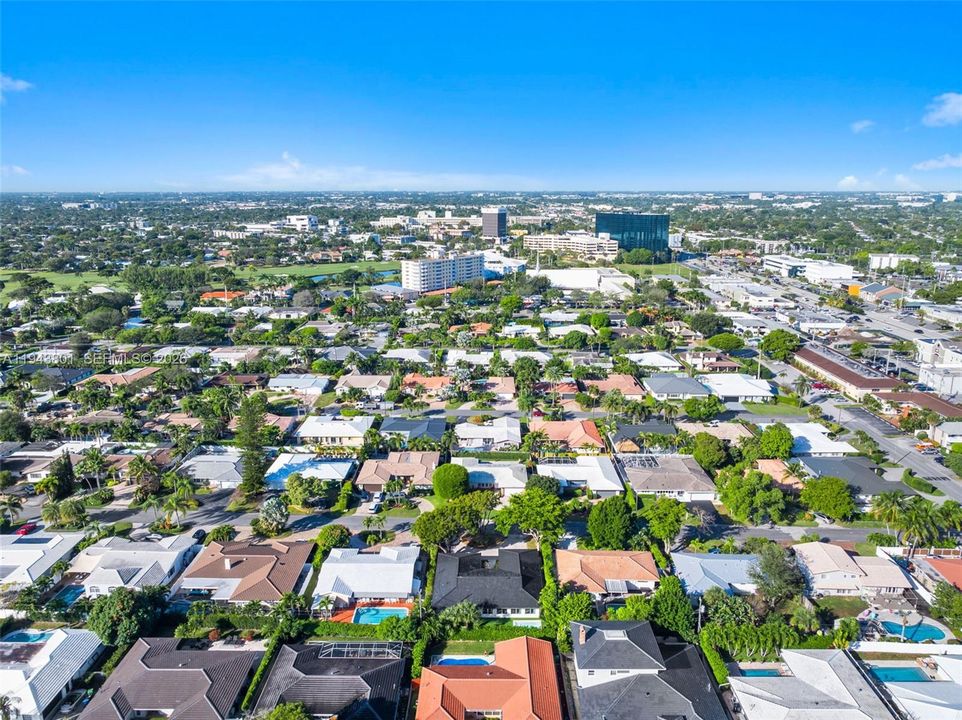 For Sale: $1,050,000 (3 beds, 3 baths, 2558 Square Feet)