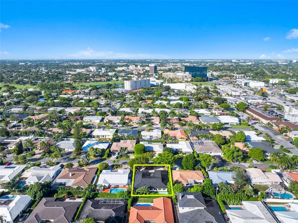 For Sale: $1,050,000 (3 beds, 3 baths, 2558 Square Feet)