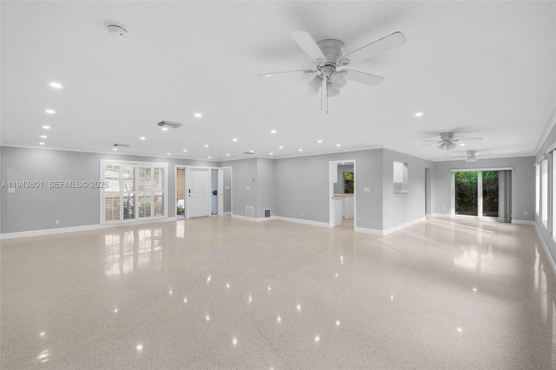 For Sale: $1,050,000 (3 beds, 3 baths, 2558 Square Feet)