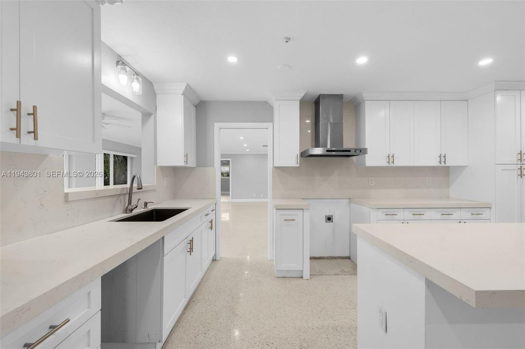 For Sale: $1,050,000 (3 beds, 3 baths, 2558 Square Feet)