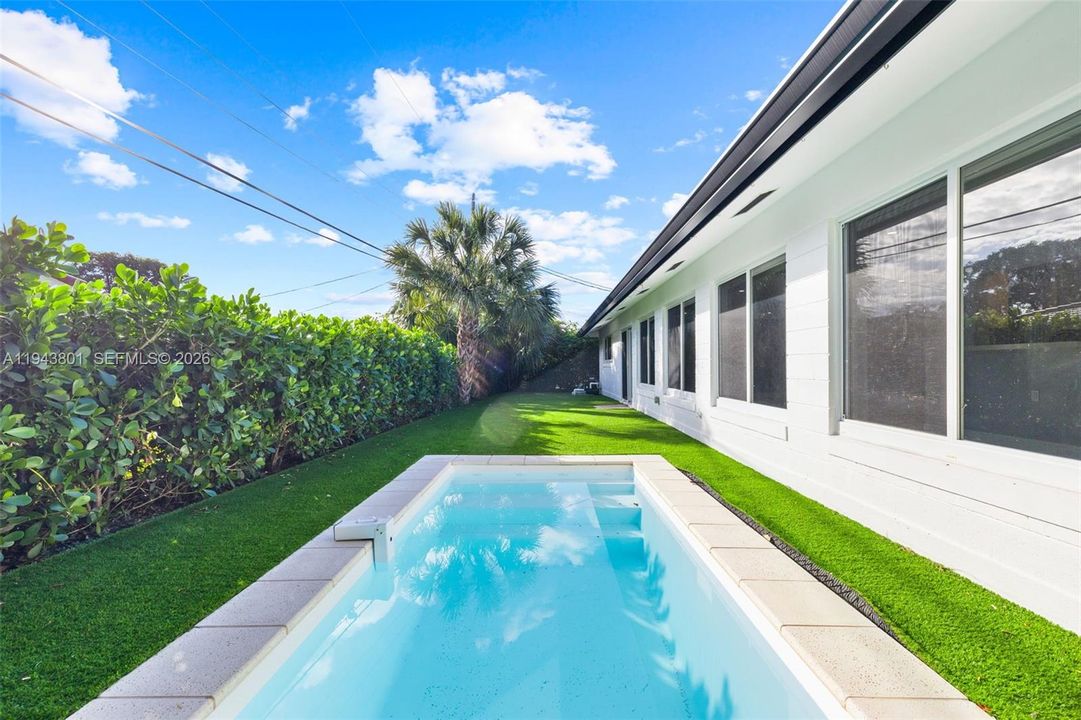 For Sale: $1,050,000 (3 beds, 3 baths, 2558 Square Feet)