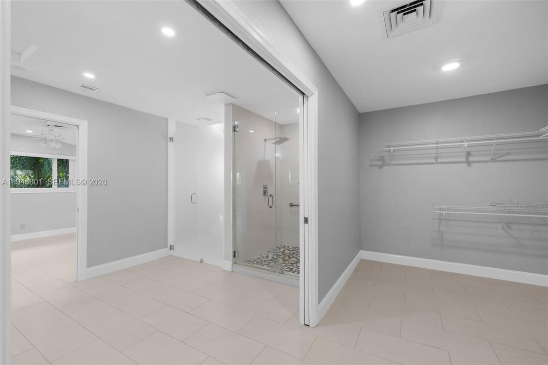 For Sale: $1,050,000 (3 beds, 3 baths, 2558 Square Feet)