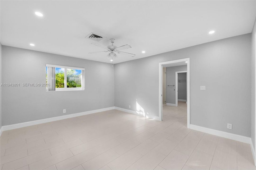 For Sale: $1,050,000 (3 beds, 3 baths, 2558 Square Feet)