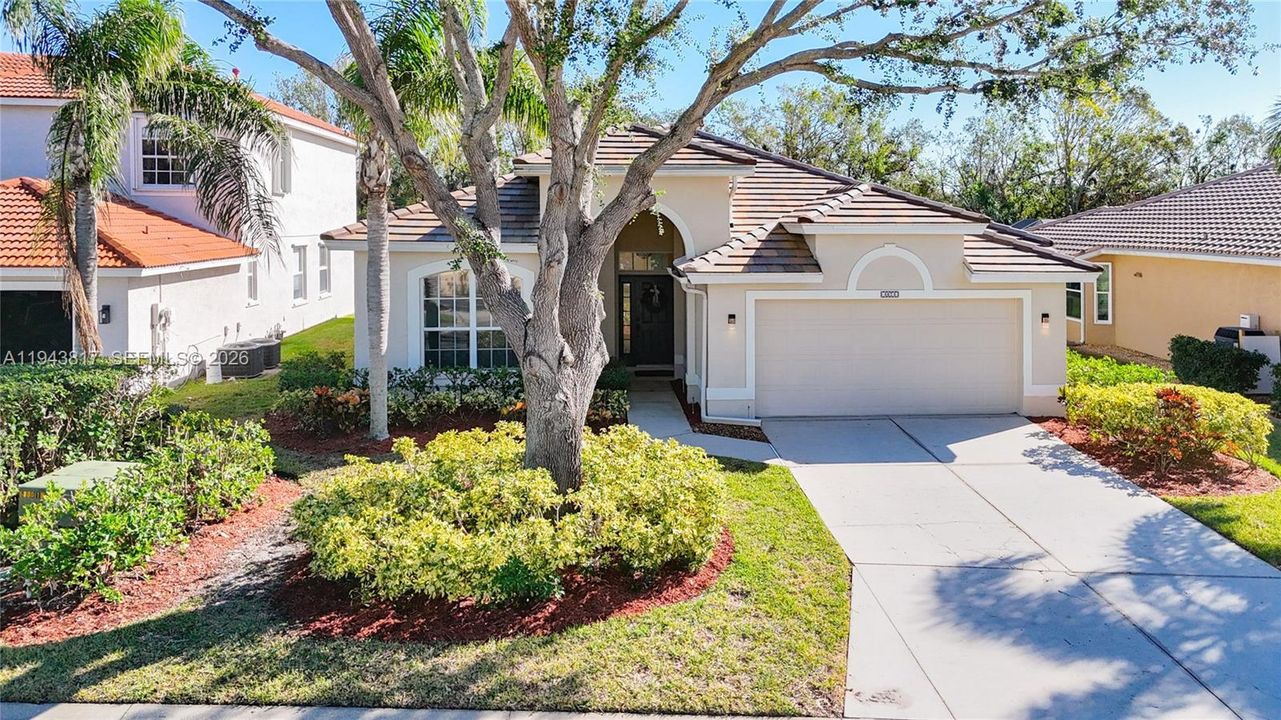 Recently Rented: $3,995 (3 beds, 2 baths, 1825 Square Feet)