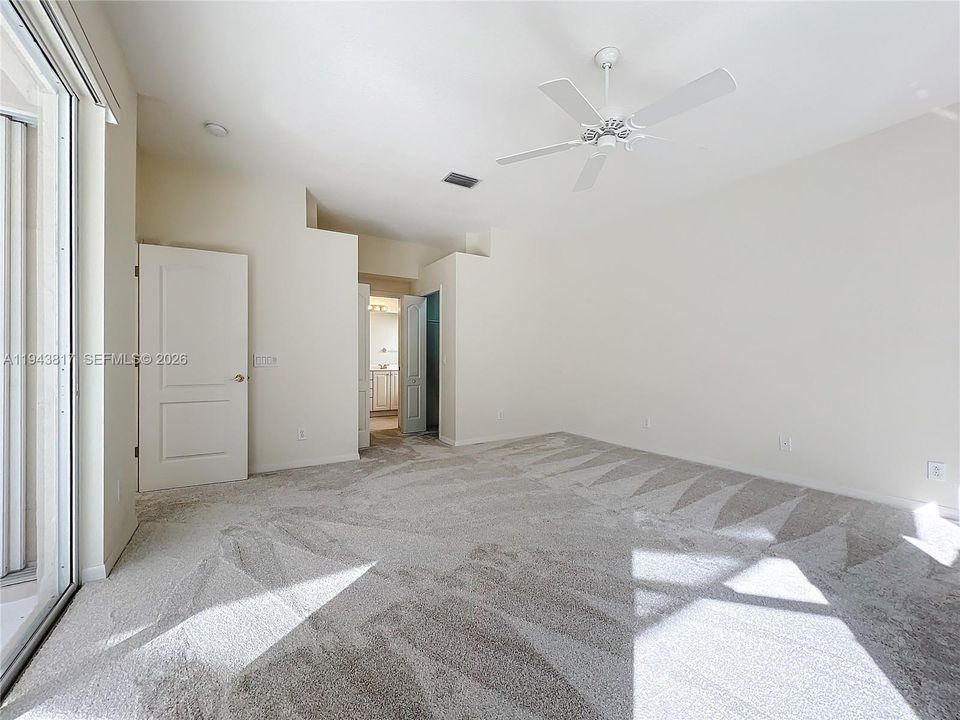 Recently Rented: $3,995 (3 beds, 2 baths, 1825 Square Feet)