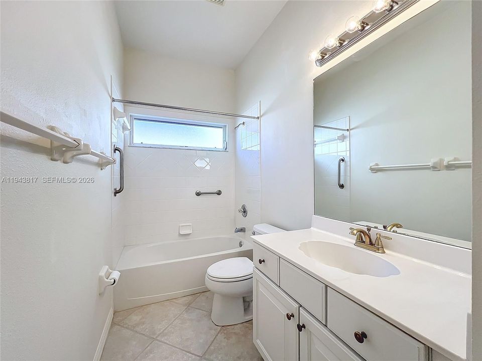 Recently Rented: $3,995 (3 beds, 2 baths, 1825 Square Feet)