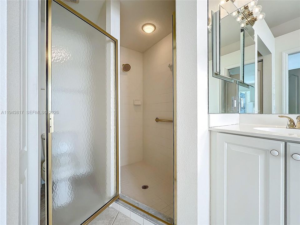 Recently Rented: $3,995 (3 beds, 2 baths, 1825 Square Feet)