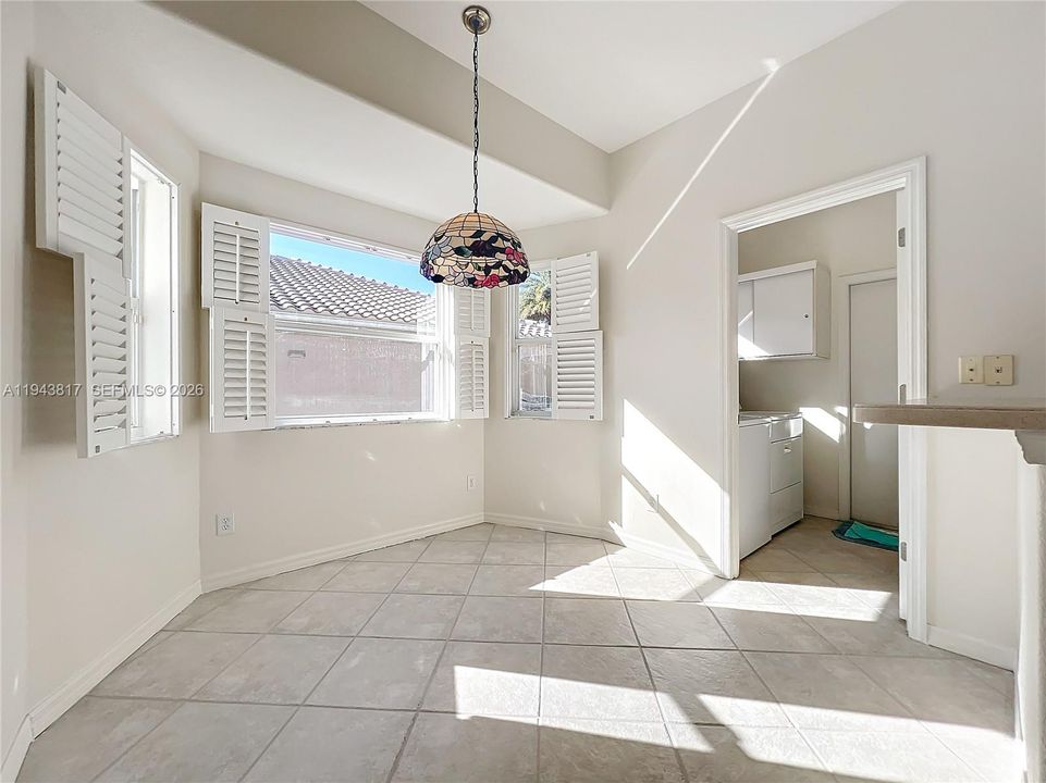 Recently Rented: $3,995 (3 beds, 2 baths, 1825 Square Feet)