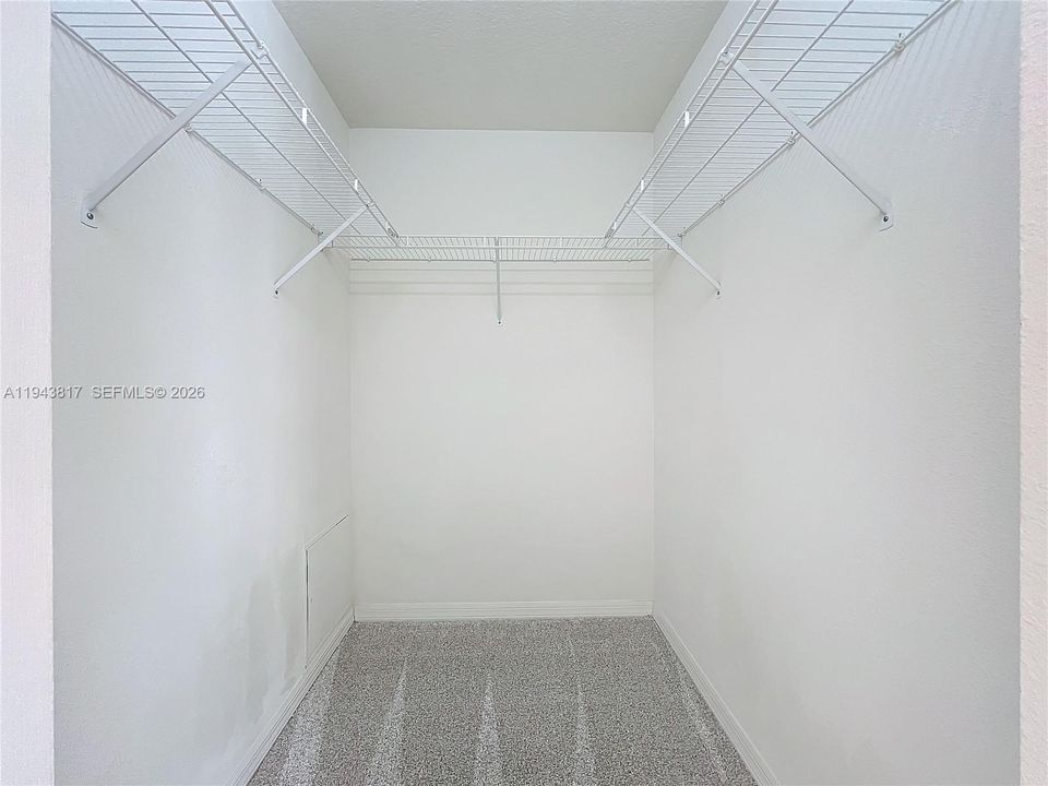 Recently Rented: $3,995 (3 beds, 2 baths, 1825 Square Feet)