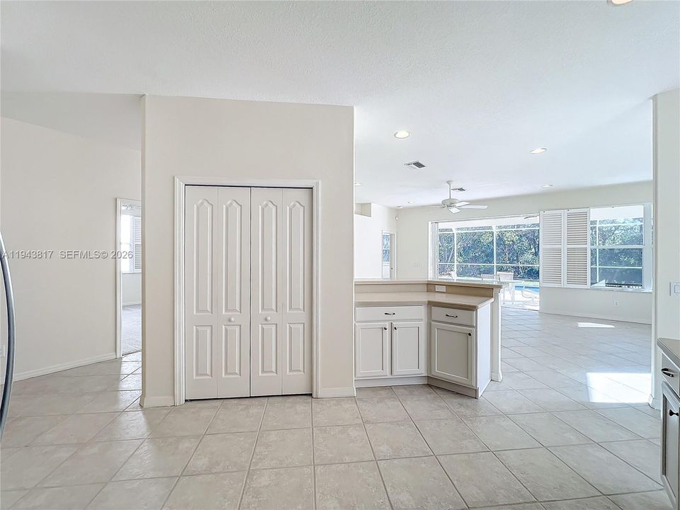 Recently Rented: $3,995 (3 beds, 2 baths, 1825 Square Feet)