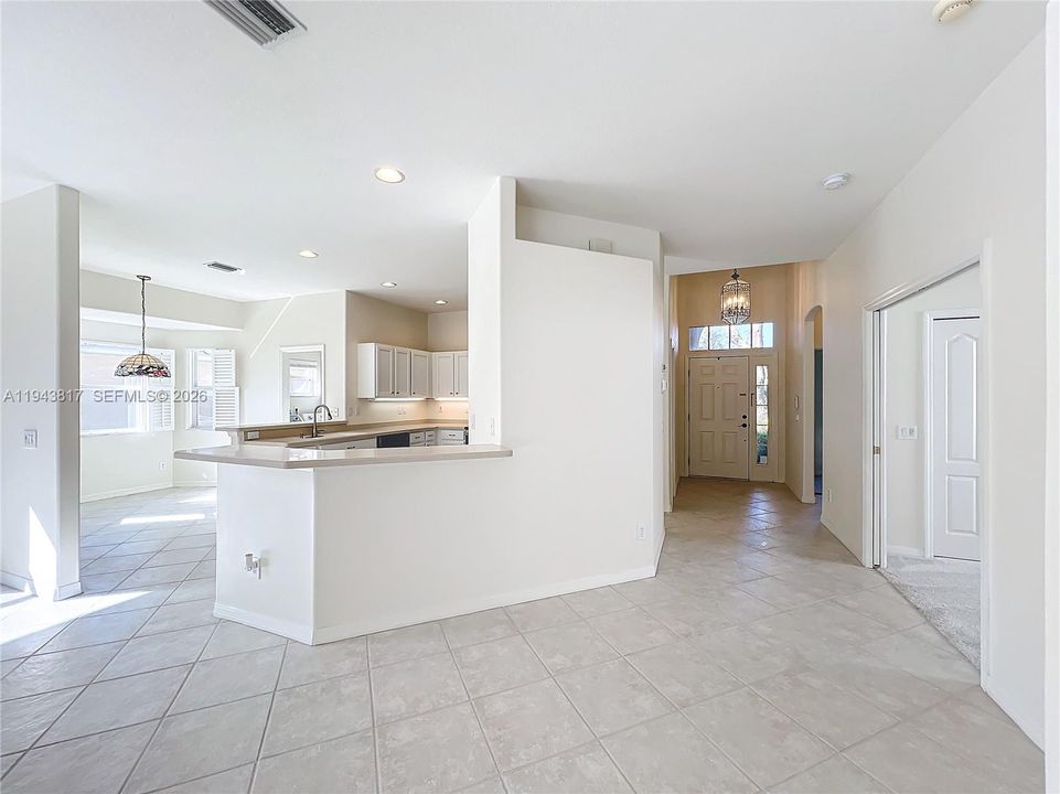 Recently Rented: $3,995 (3 beds, 2 baths, 1825 Square Feet)