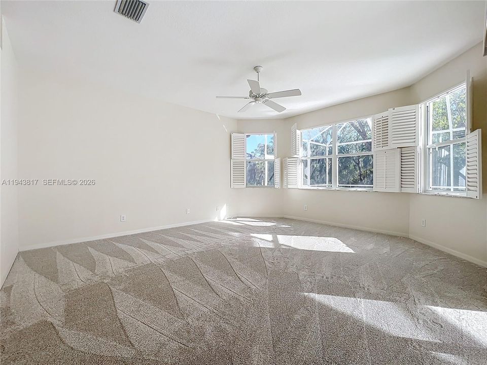 Recently Rented: $3,995 (3 beds, 2 baths, 1825 Square Feet)