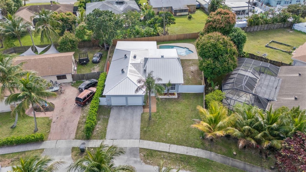 Recently Rented: $4,500 (3 beds, 2 baths, 1852 Square Feet)