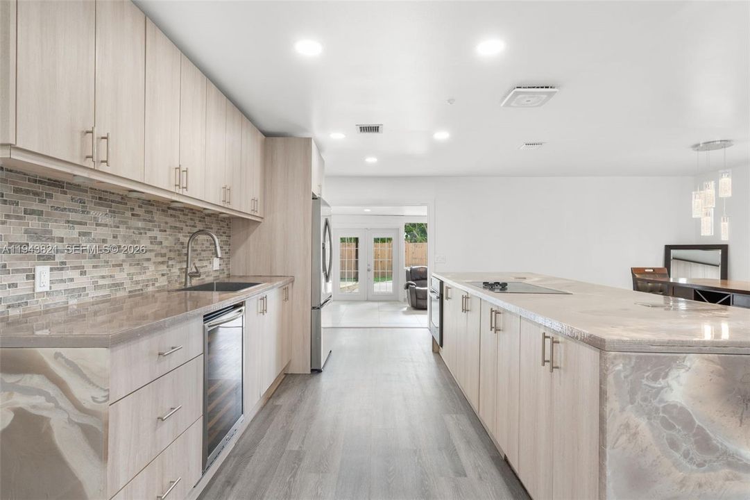 Recently Rented: $4,500 (3 beds, 2 baths, 1852 Square Feet)