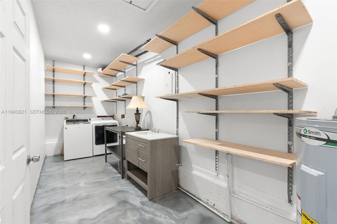 Recently Rented: $4,500 (3 beds, 2 baths, 1852 Square Feet)