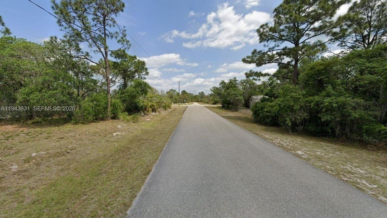 На продажу: $34,000 (0.23 acres)