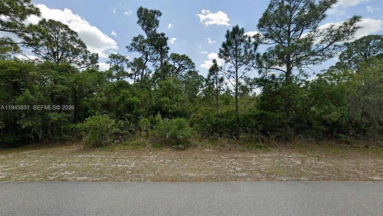На продажу: $34,000 (0.23 acres)