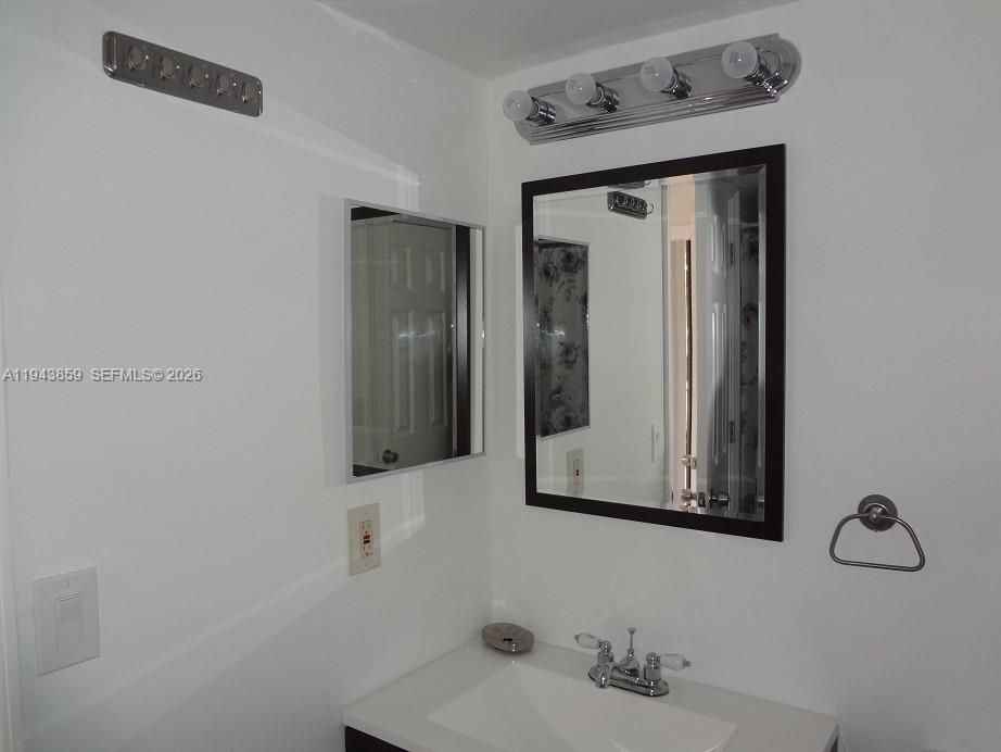 En Venta: $220,000 (1 camas, 1 baños, 806 Pies cuadrados)