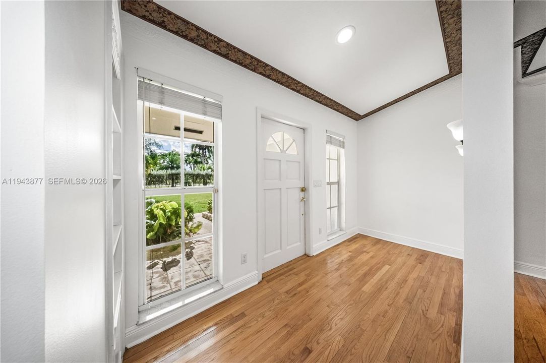 Recently Sold: $850,000 (3 beds, 2 baths, 1968 Square Feet)