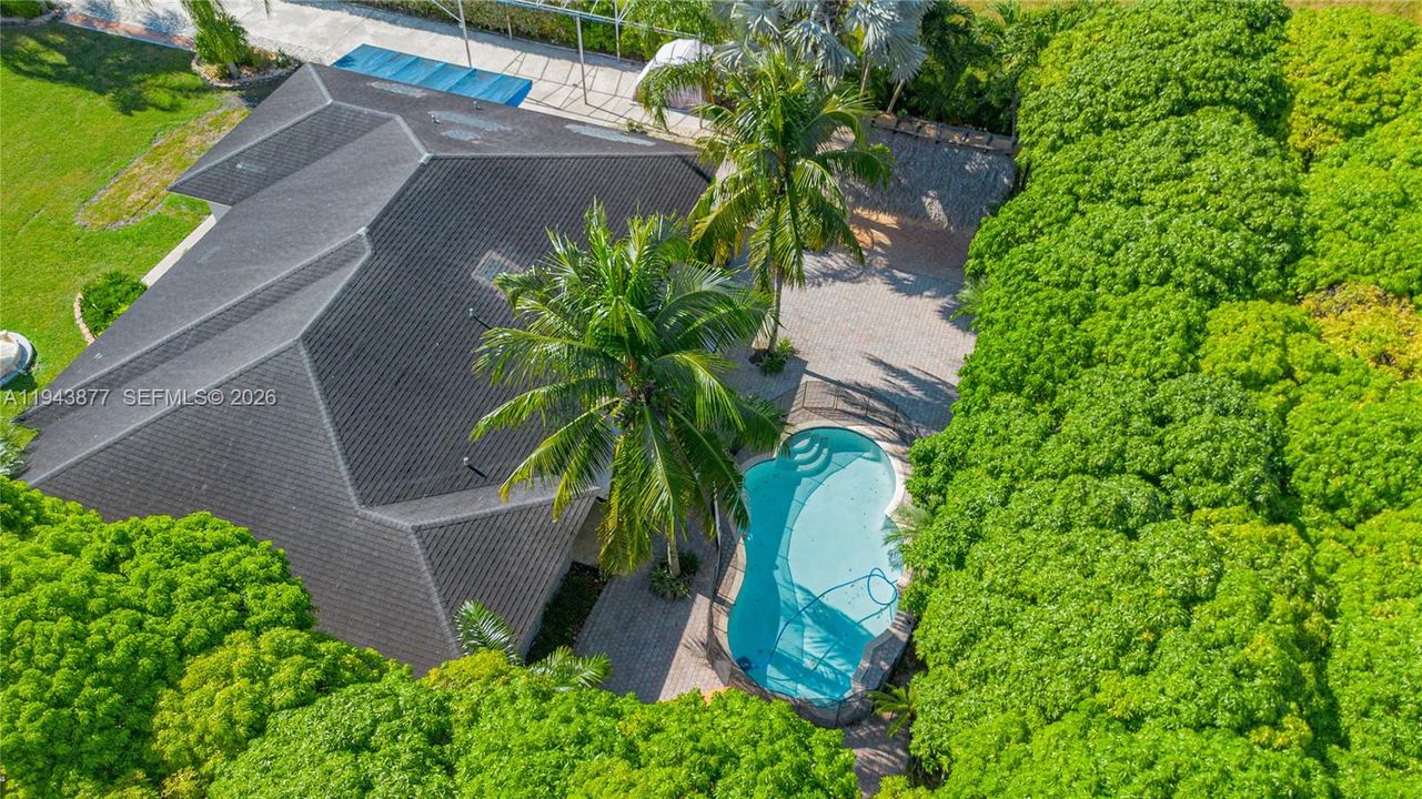 Recently Sold: $850,000 (3 beds, 2 baths, 1968 Square Feet)