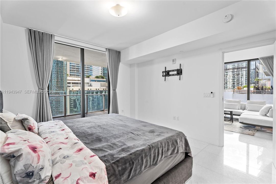 For Sale: $1,325,000 (3 beds, 3 baths, 1778 Square Feet)